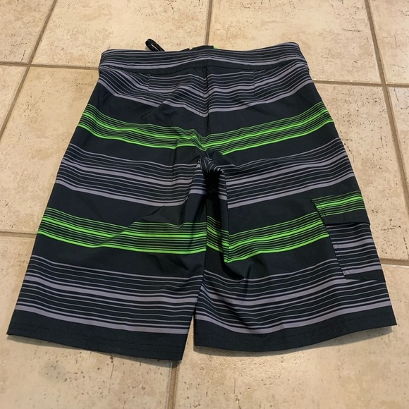 Firefly Youth Boys Striped Board Shorts Black/Grey/Green Size XL/TG - Picture 4 of 7